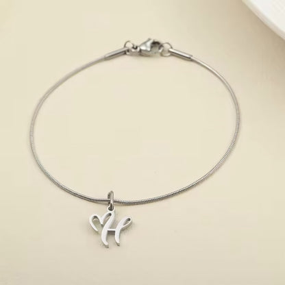 Dainty Cursive Heart Letter Initial Chain Bracelet - Veinci