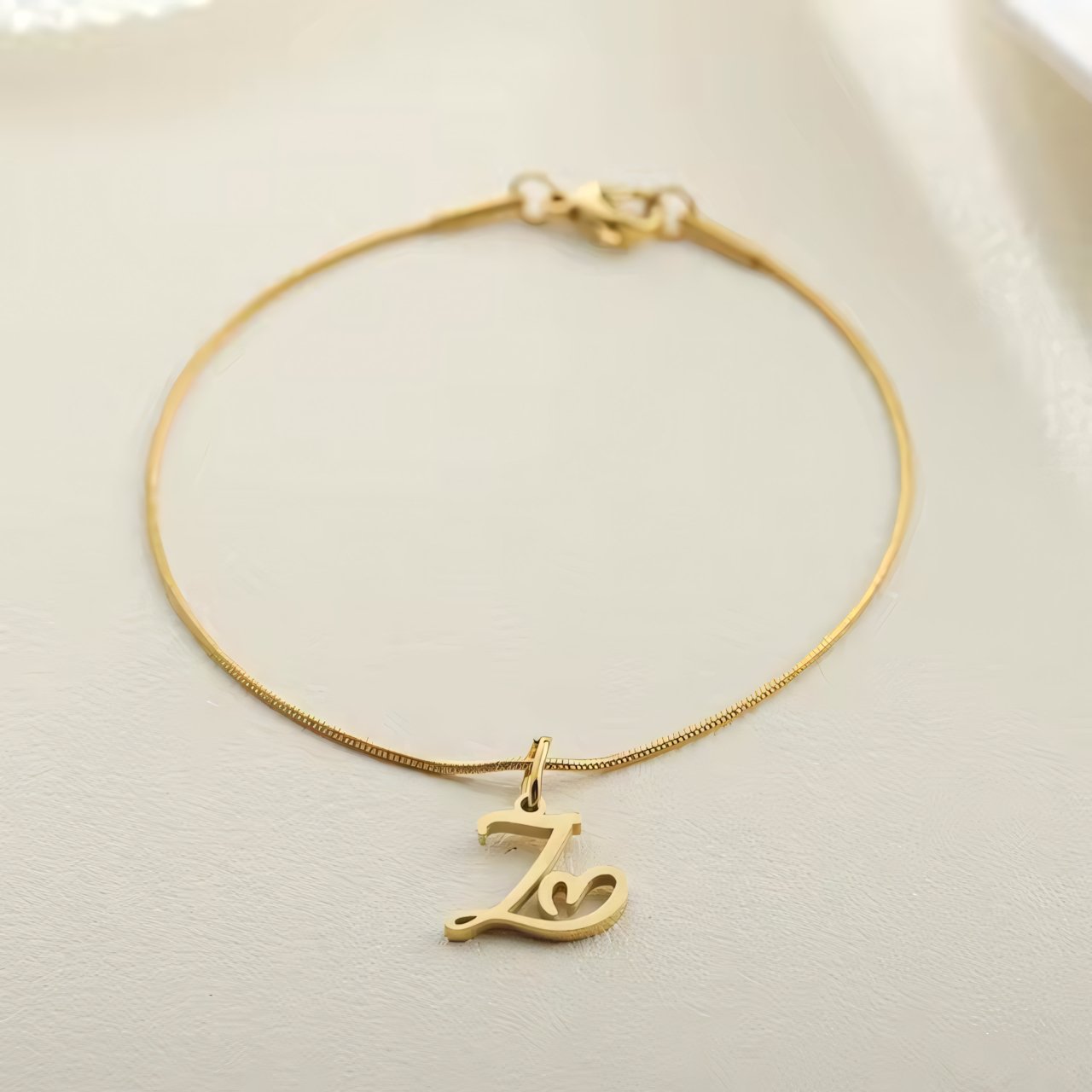 Dainty Cursive Heart Letter Initial Chain Bracelet - Veinci