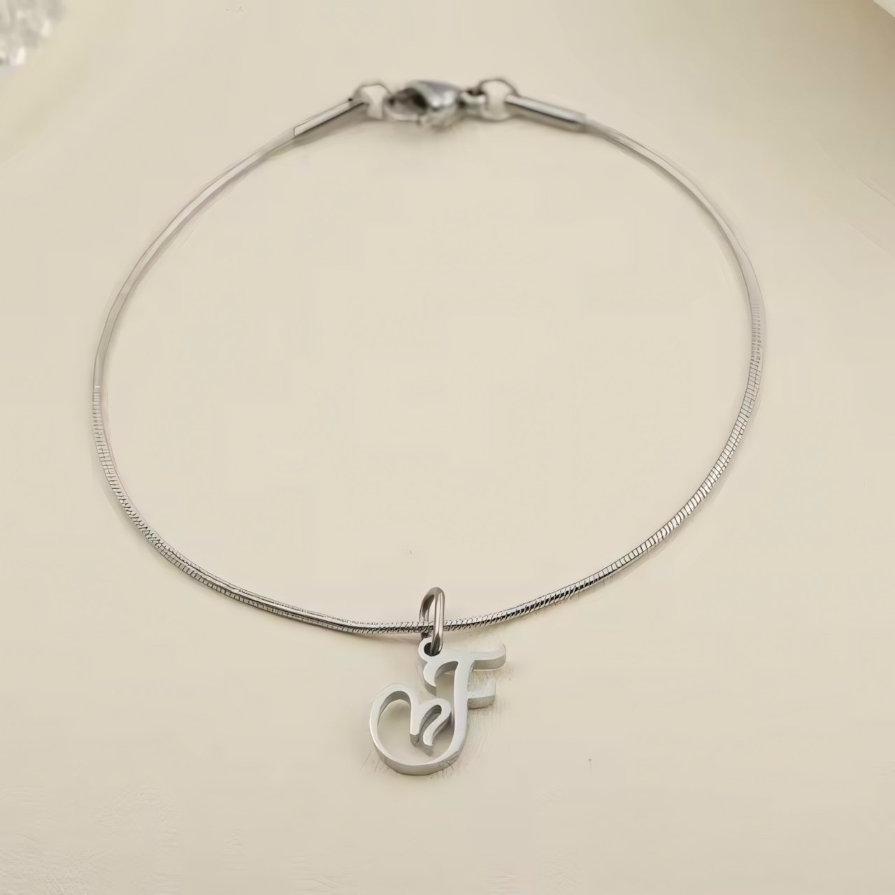 Dainty Cursive Heart Letter Initial Chain Bracelet - Veinci