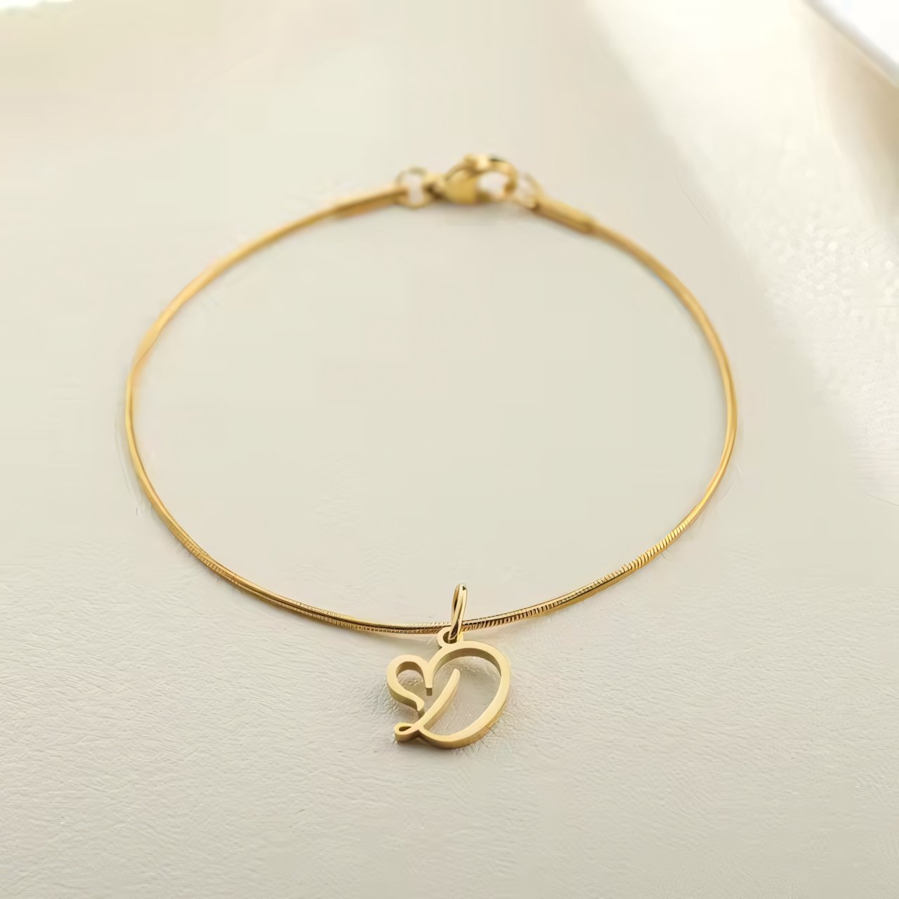 Dainty Cursive Heart Letter Initial Chain Bracelet - Veinci