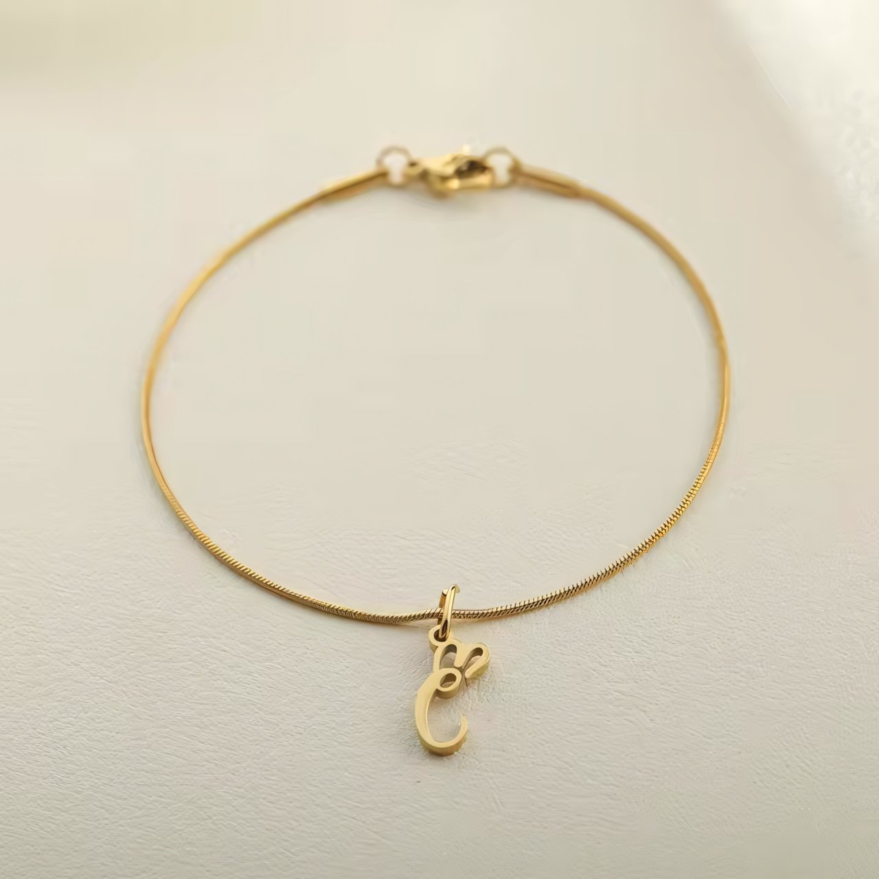 Dainty Cursive Heart Letter Initial Chain Bracelet - Veinci