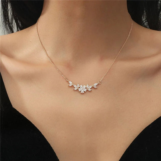 Dainty Diamond Floral Petals Necklace - Veinci