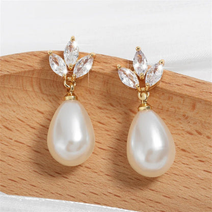 Dainty Diamond Leaf Pearl Earrings - Veinci