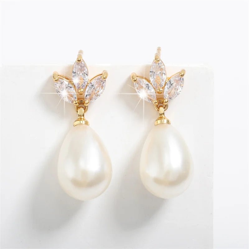 Dainty Diamond Leaf Pearl Earrings - Veinci