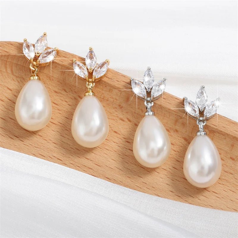 Dainty Diamond Leaf Pearl Earrings - Veinci