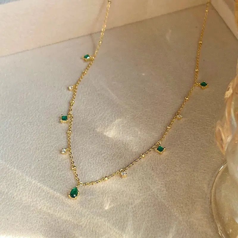 Dainty Emerald Aurora Necklace - Veinci