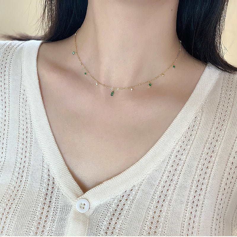 Dainty Emerald Aurora Necklace - Veinci