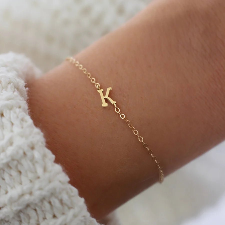 Dainty Feminine Letter Initial Chain Bracelet - Veinci