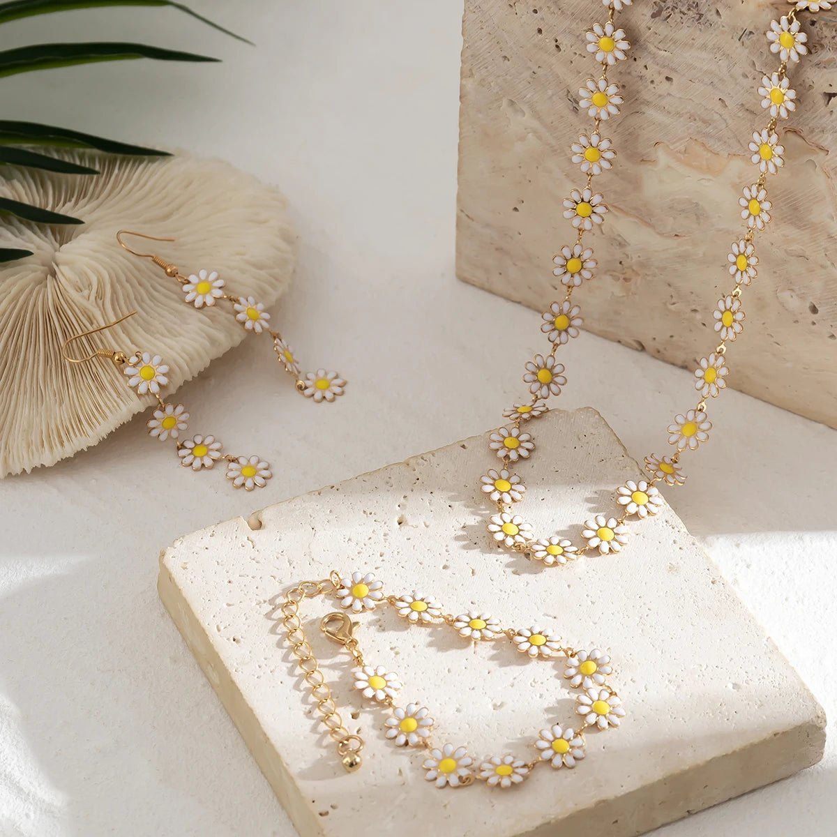 Dainty Floral Daisy Choker Necklace, Bracelet, and Earrings Set - Veinci