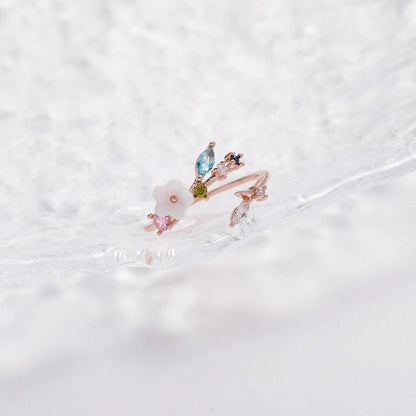 Dainty Floral Diamond Leaf Ring - Veinci