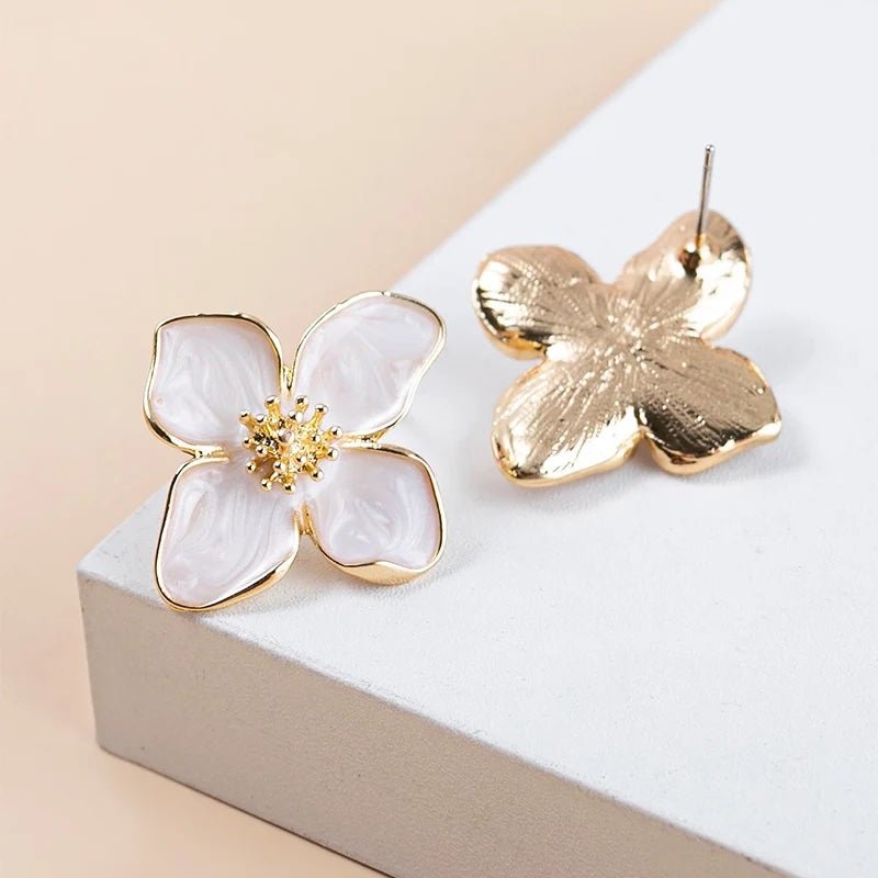 Dainty Floral Hibiscus Earrings - Veinci