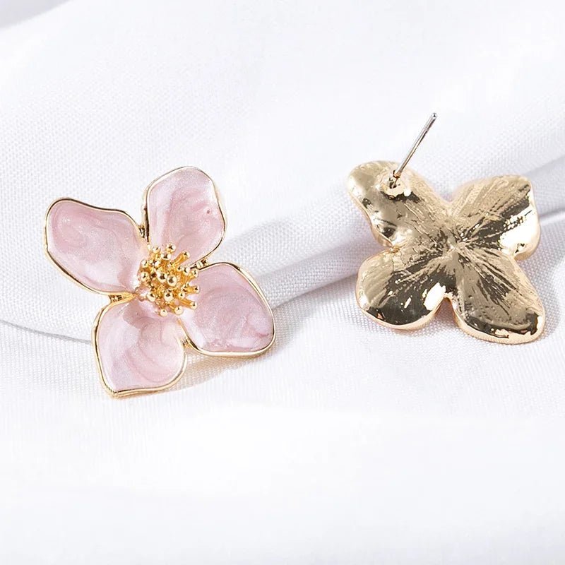 Dainty Floral Hibiscus Earrings - Veinci