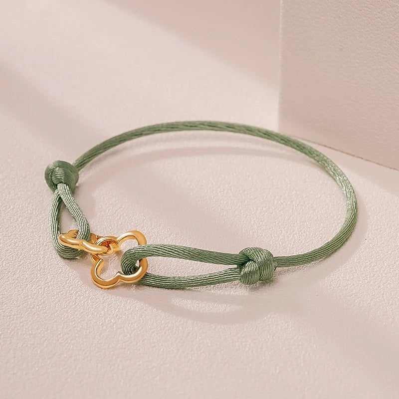 Dainty Four Leaf Clover Charm Bracelet - Veinci