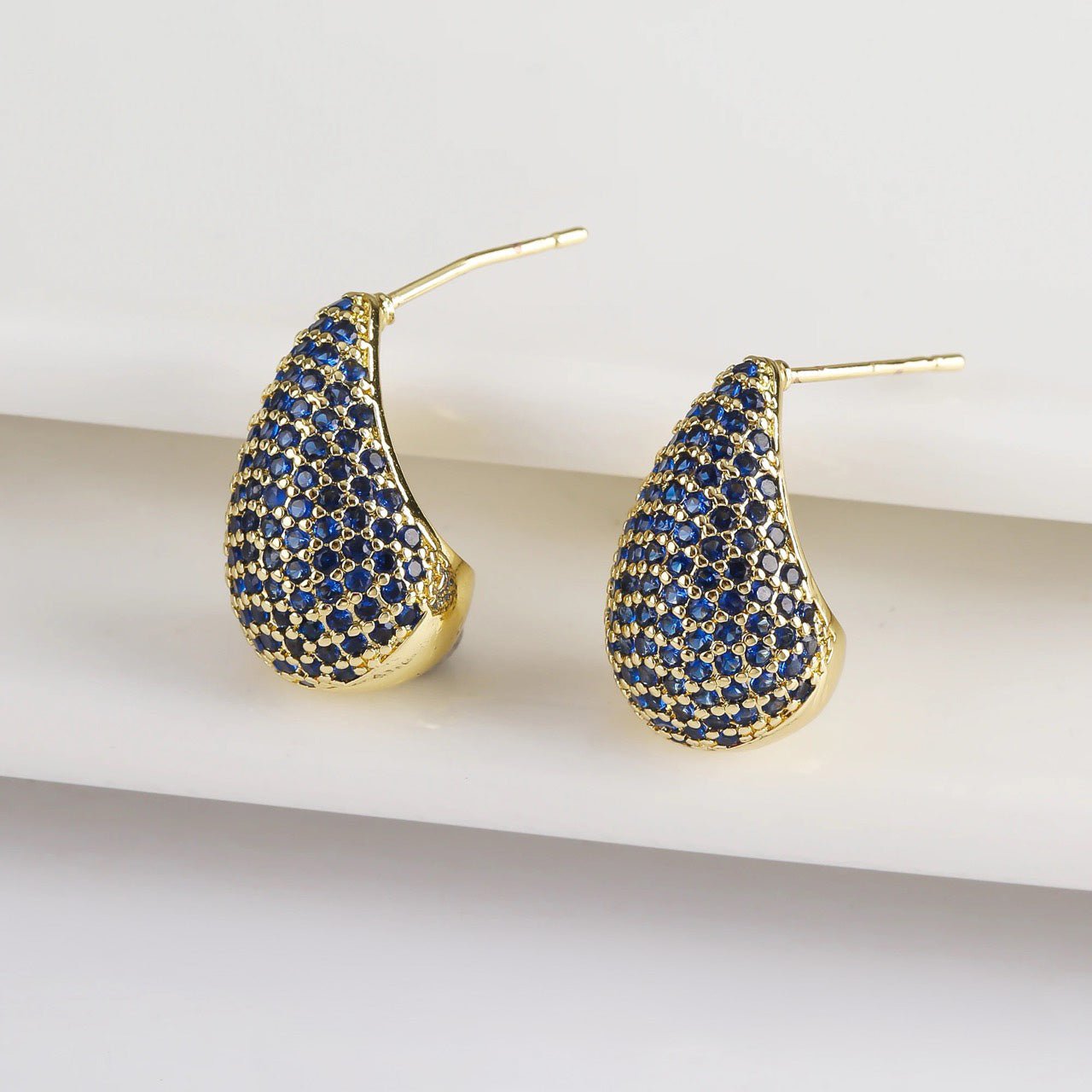 Dainty Glimmering Diamond Teardrop Earrings - Veinci