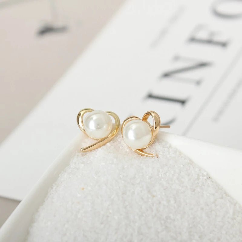 Dainty Gold Accented Heart Pearl Stud Earrings - Veinci