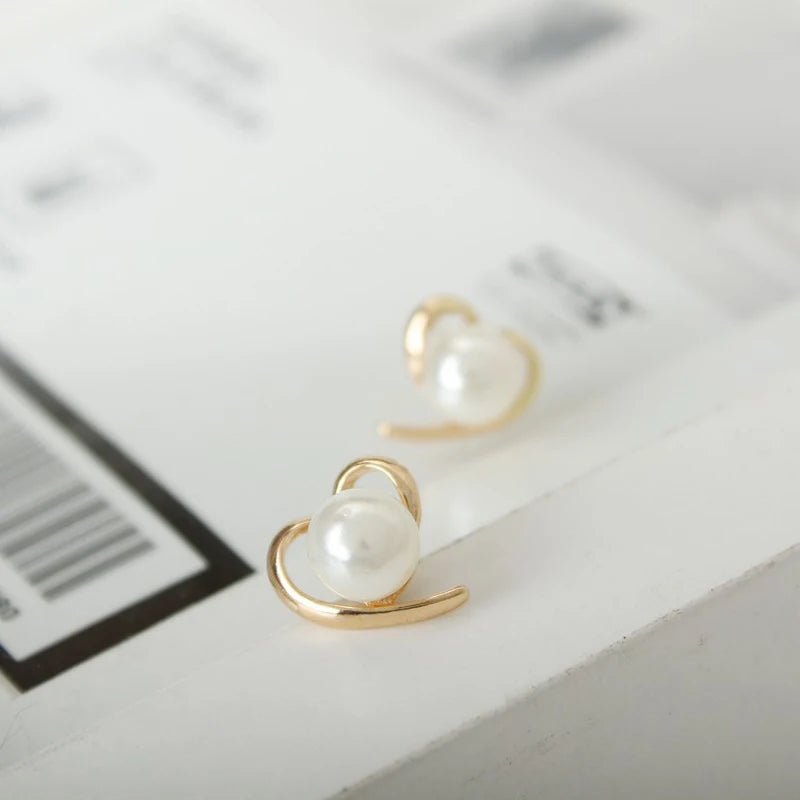 Dainty Gold Accented Heart Pearl Stud Earrings - Veinci