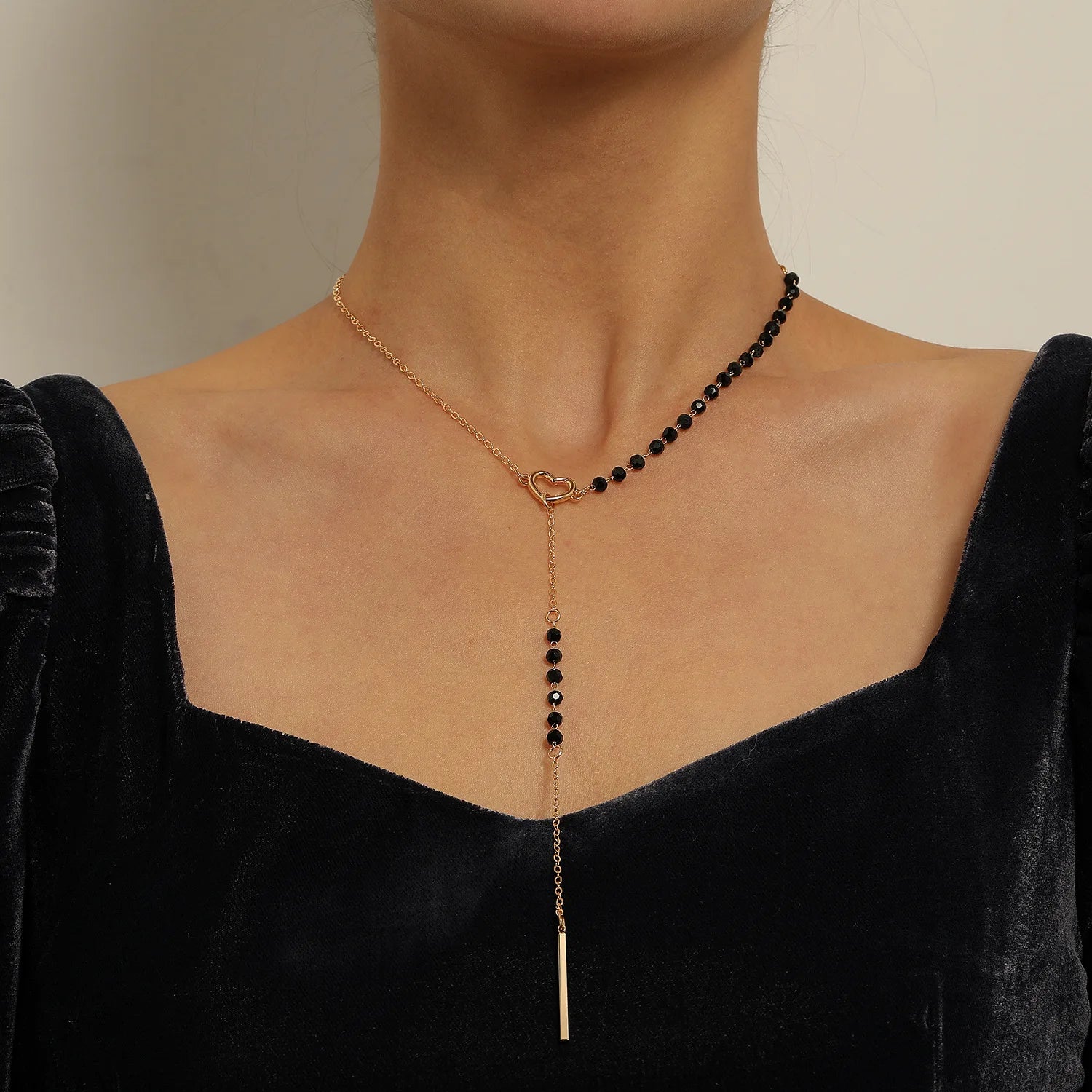 Dainty Heart Black and Gold Lariat Necklace - Veinci