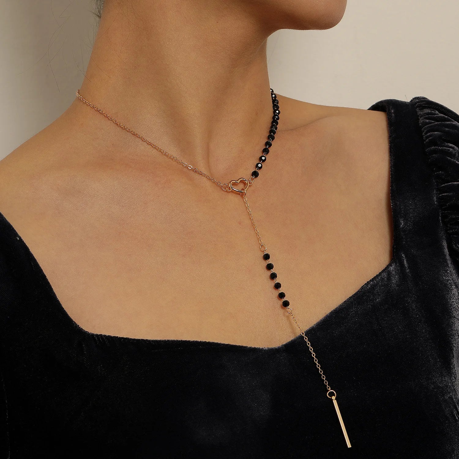 Dainty Heart Black and Gold Lariat Necklace - Veinci