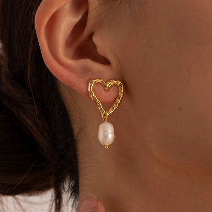 Dainty Heart Pearl Drop Earrings - Veinci