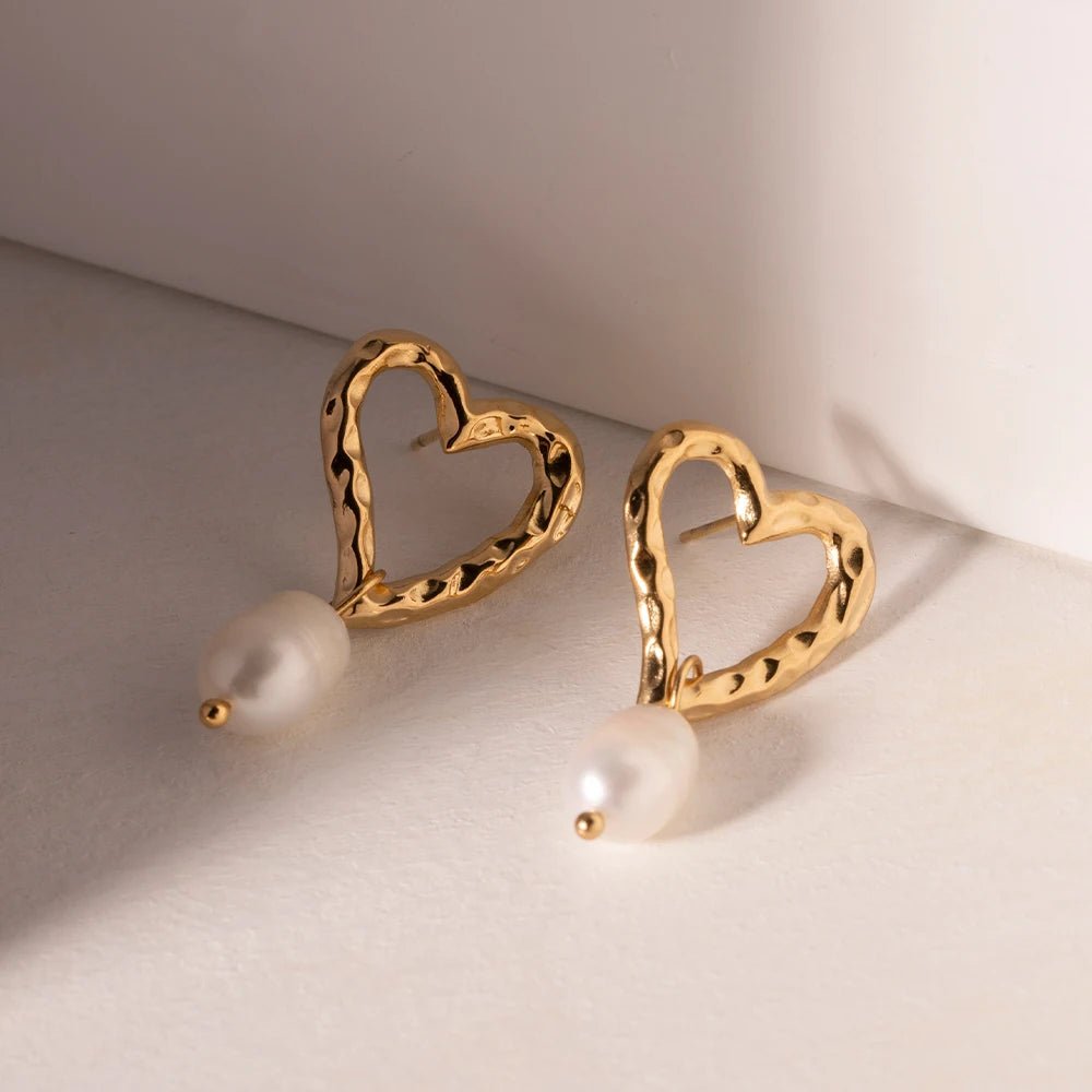 Dainty Heart Pearl Drop Earrings - Veinci