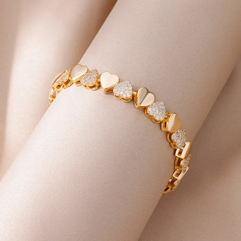 Dainty Heart Speckled Contrast Bracelet - Veinci