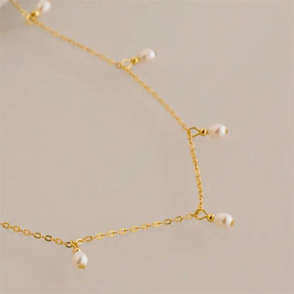 Dainty Pearl Droplets Necklace - Veinci