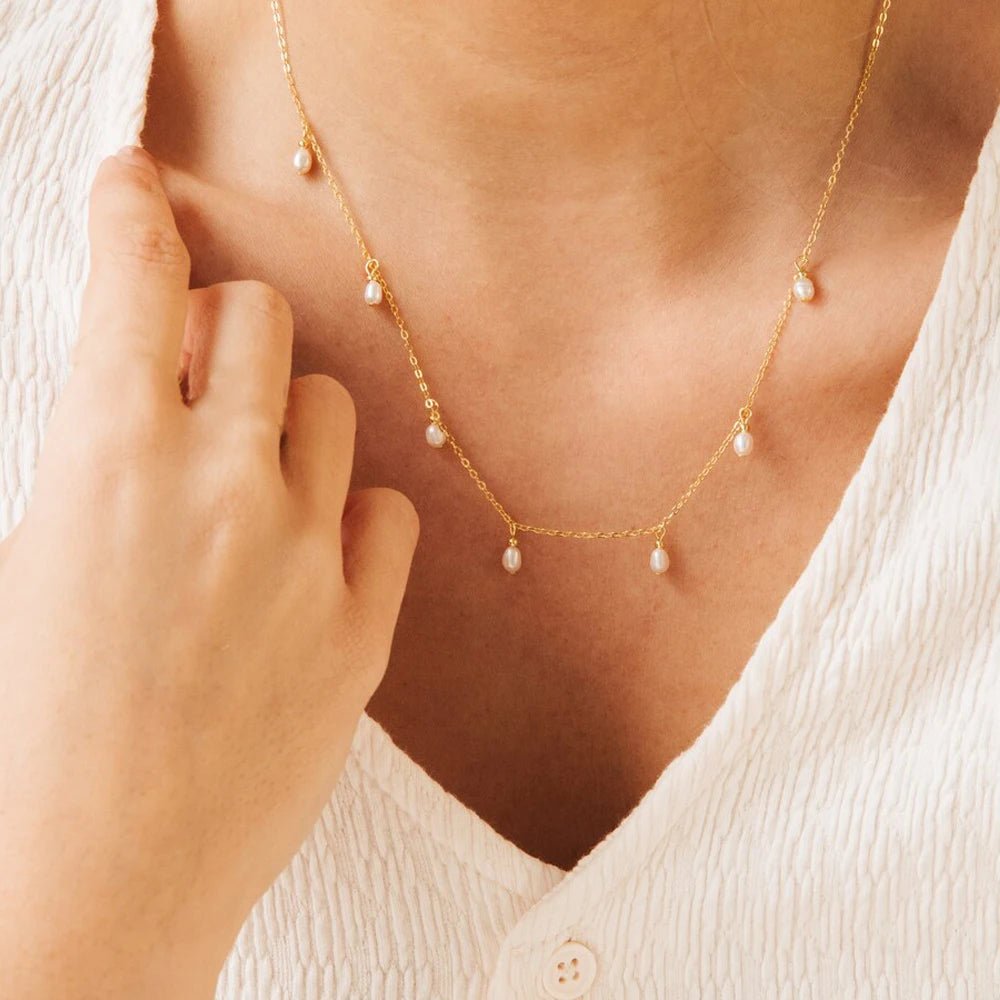 Dainty Pearl Droplets Necklace - Veinci