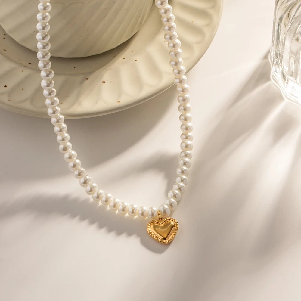 Dainty Pearl Golden Heart Necklace - Veinci