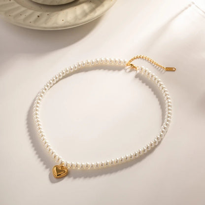 Dainty Pearl Golden Heart Necklace - Veinci