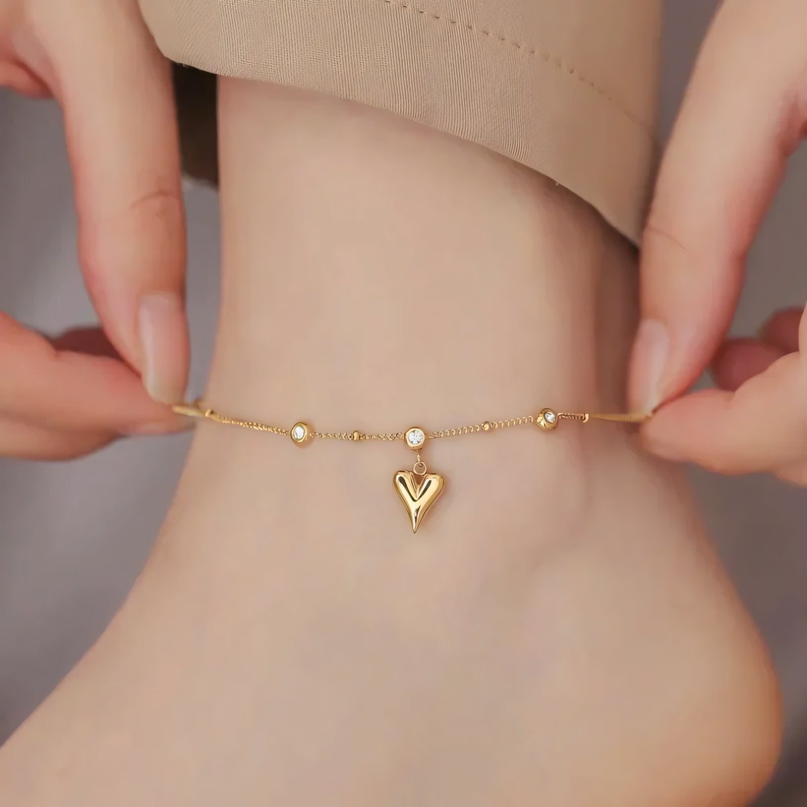 Dainty Romantic Heart Diamond Anklet - Veinci