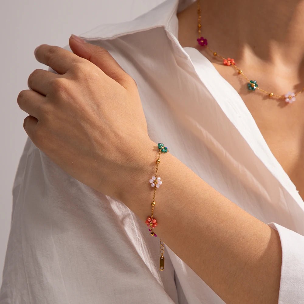 Dainty Spring Floral Bracelet and Necklace - Veinci