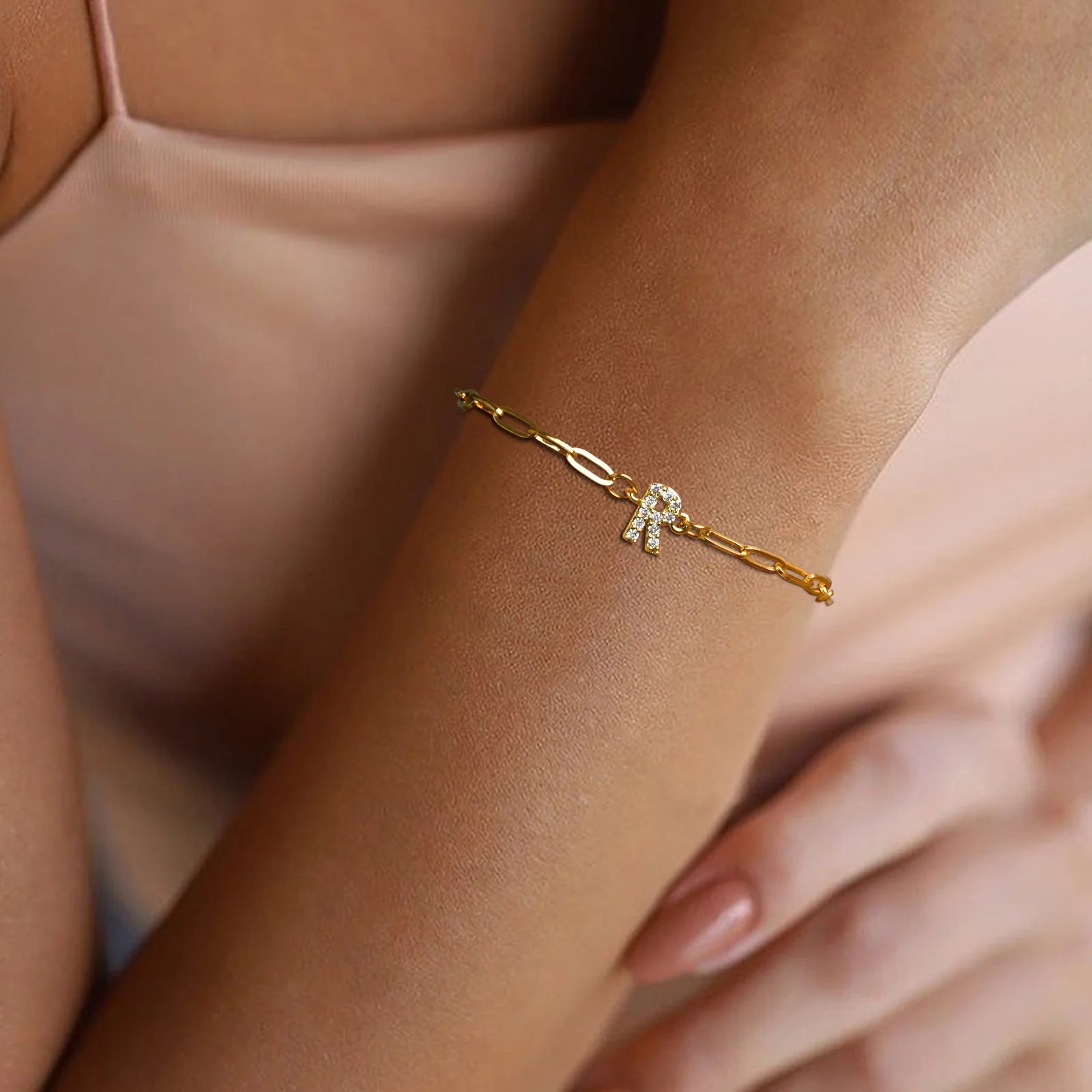 Dainty Thin Paperclip Letter Initial Bracelet - Veinci