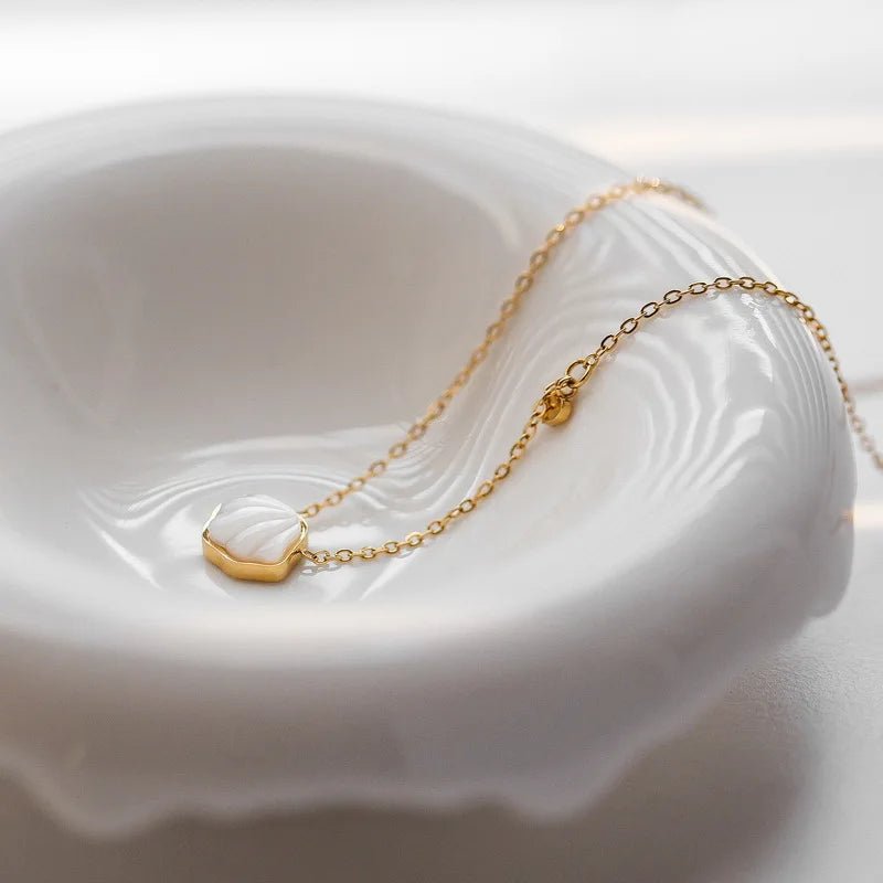 Dainty Tropical Sea Shell Necklace - Veinci