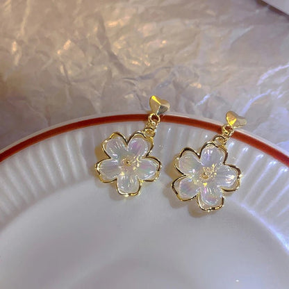 Elegant Gold Accented Floral Earrings - Veinci