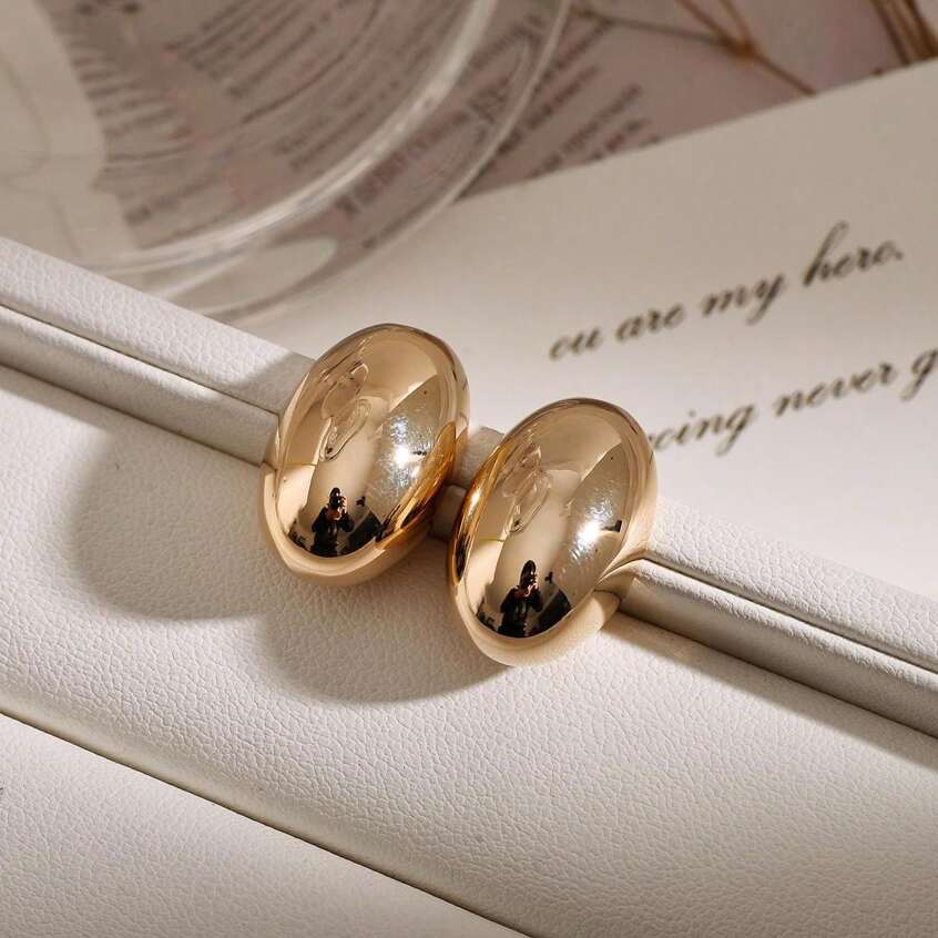 Elegant Oval Stud Earrings - Veinci