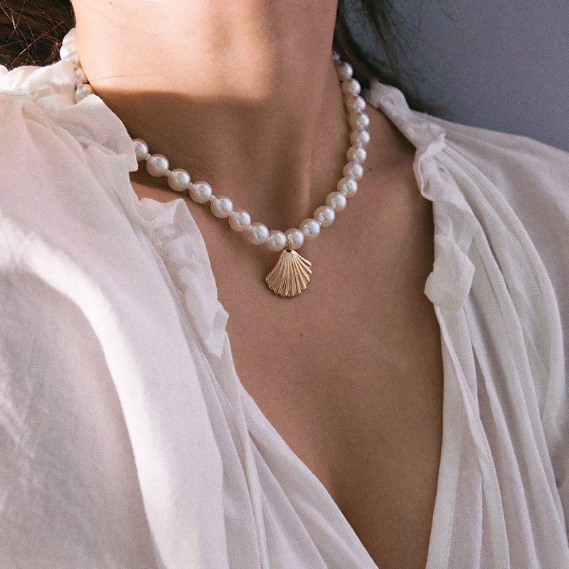 Elegant Sea Shell Pearl Necklace - Veinci