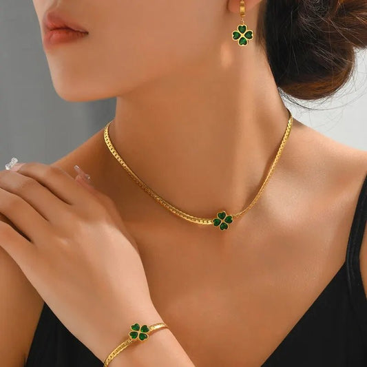 Emerald Four Leaf Clover Necklace, Bracelet, and Earring Set - Veinci