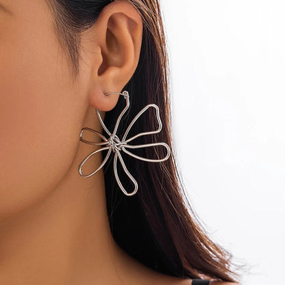 Floral Knot Outline Earrings - Veinci