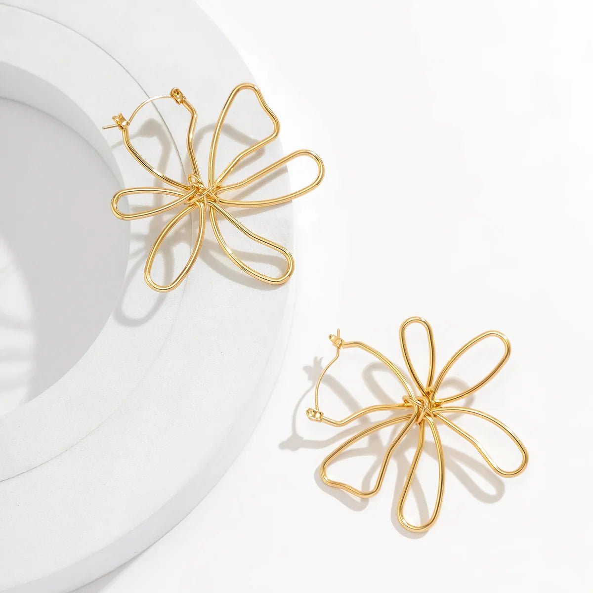 Floral Knot Outline Earrings - Veinci