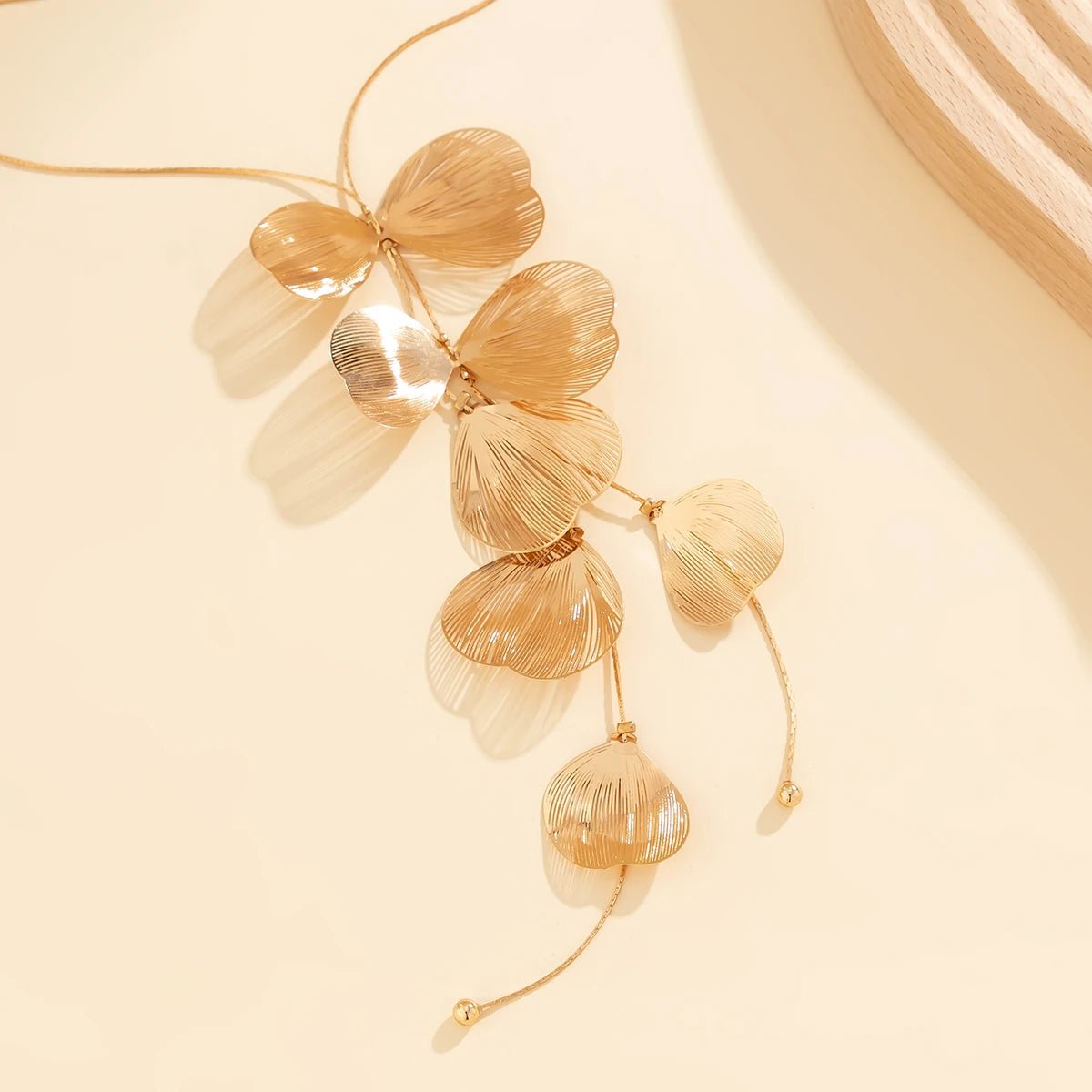 Floral Petals Lariat Tassel Necklace - Veinci