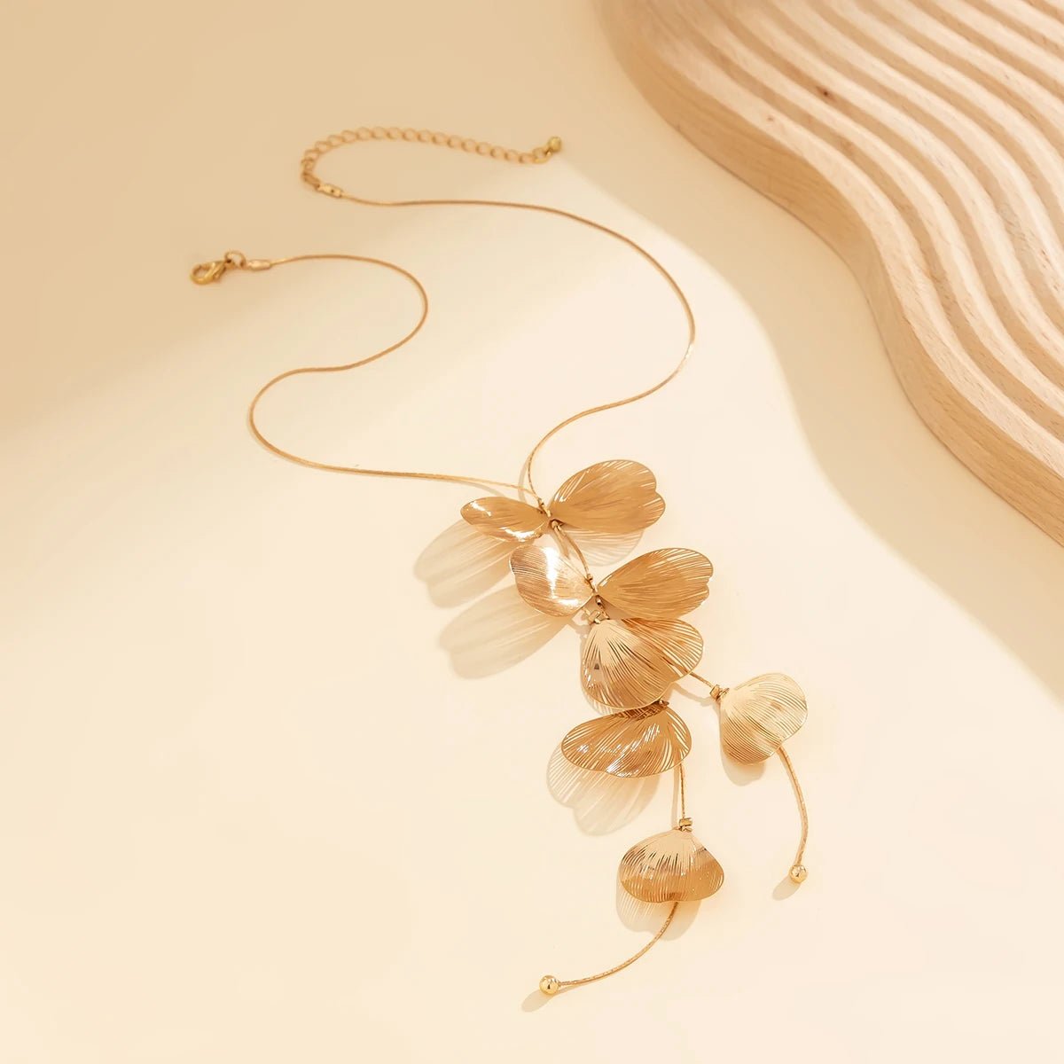 Floral Petals Lariat Tassel Necklace - Veinci