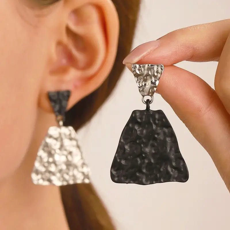 Geometric Textured Black and White Earrings - Veinci