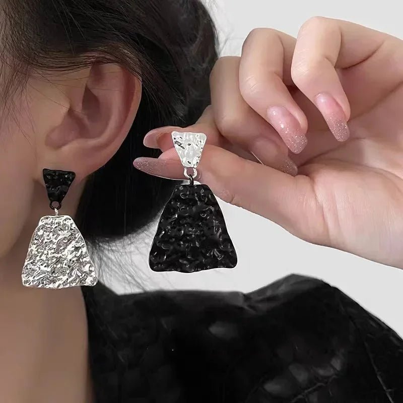 Geometric Textured Black and White Earrings - Veinci