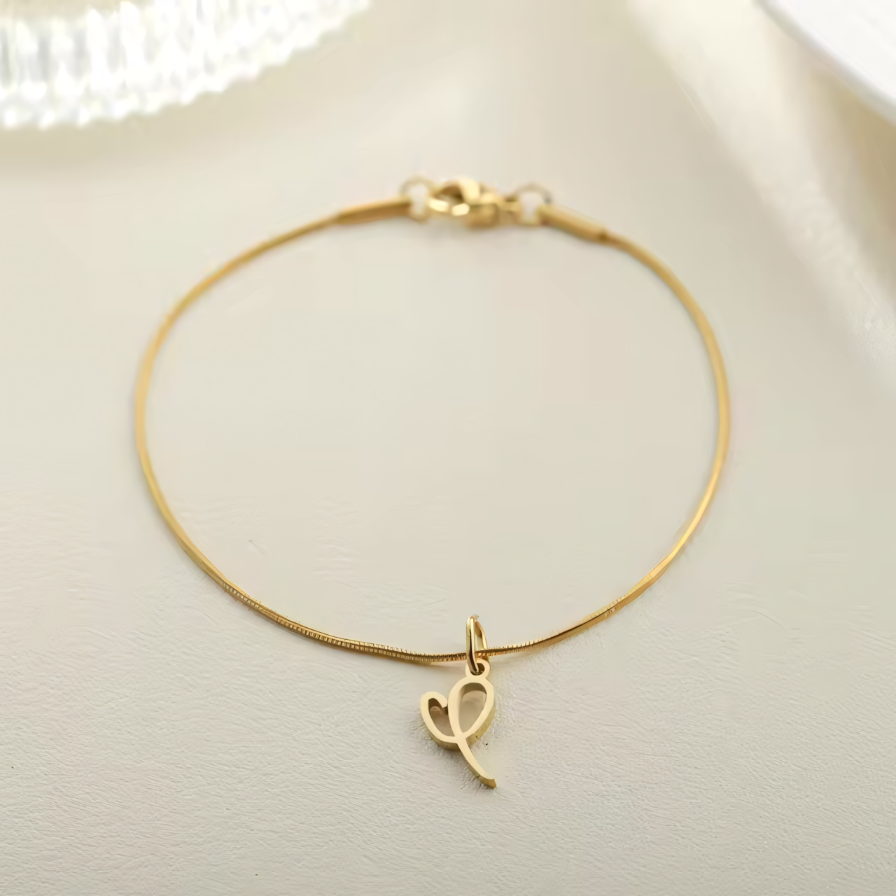 Dainty Cursive Heart Letter Initial Chain Bracelet - Veinci