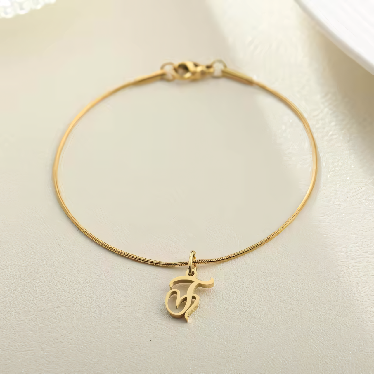 Dainty Cursive Heart Letter Initial Chain Bracelet