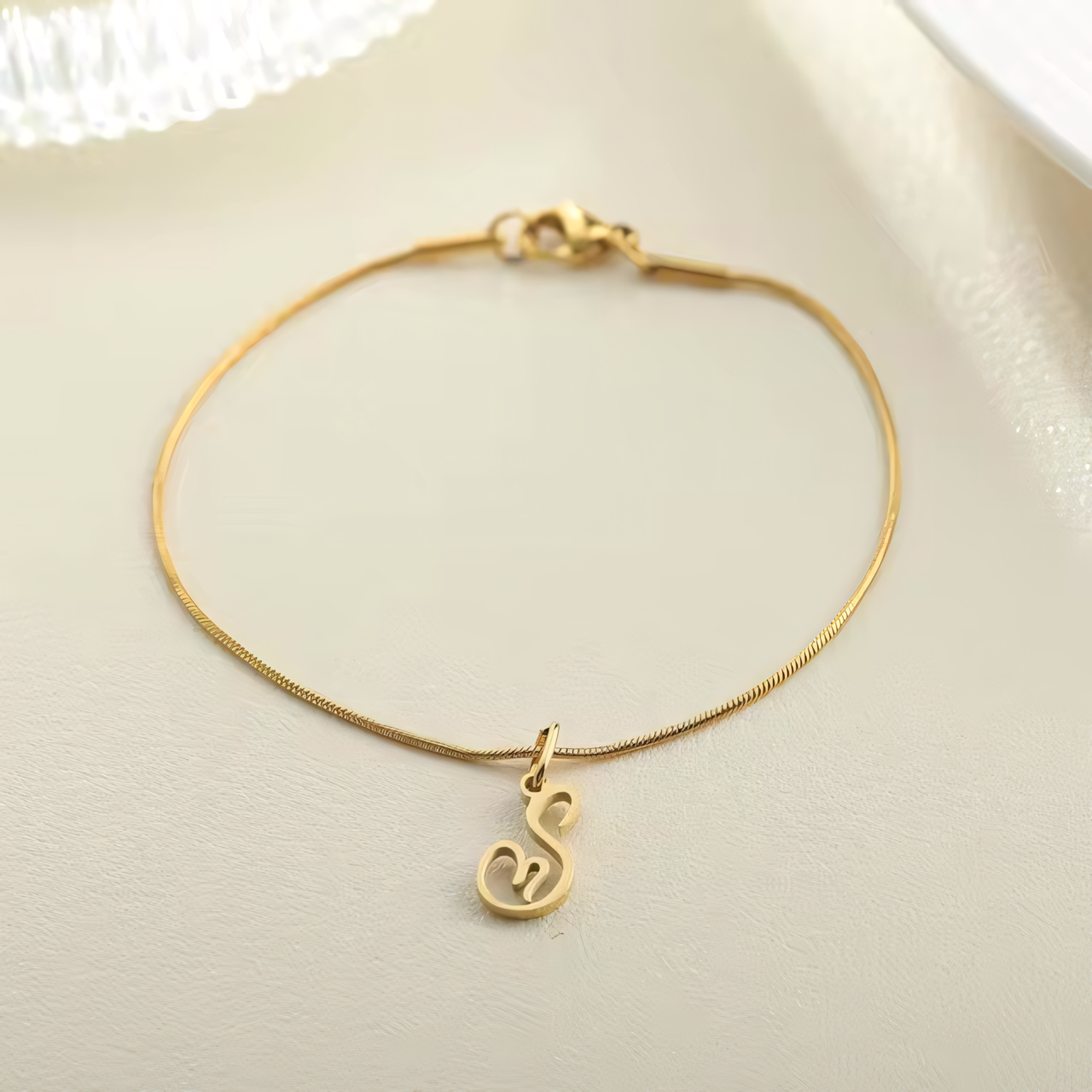 Dainty Cursive Heart Letter Initial Chain Bracelet - Veinci