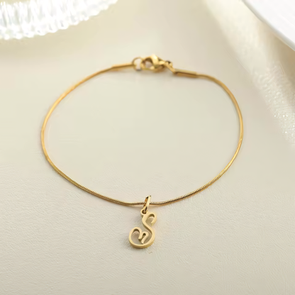 Dainty Cursive Heart Letter Initial Chain Bracelet - Veinci