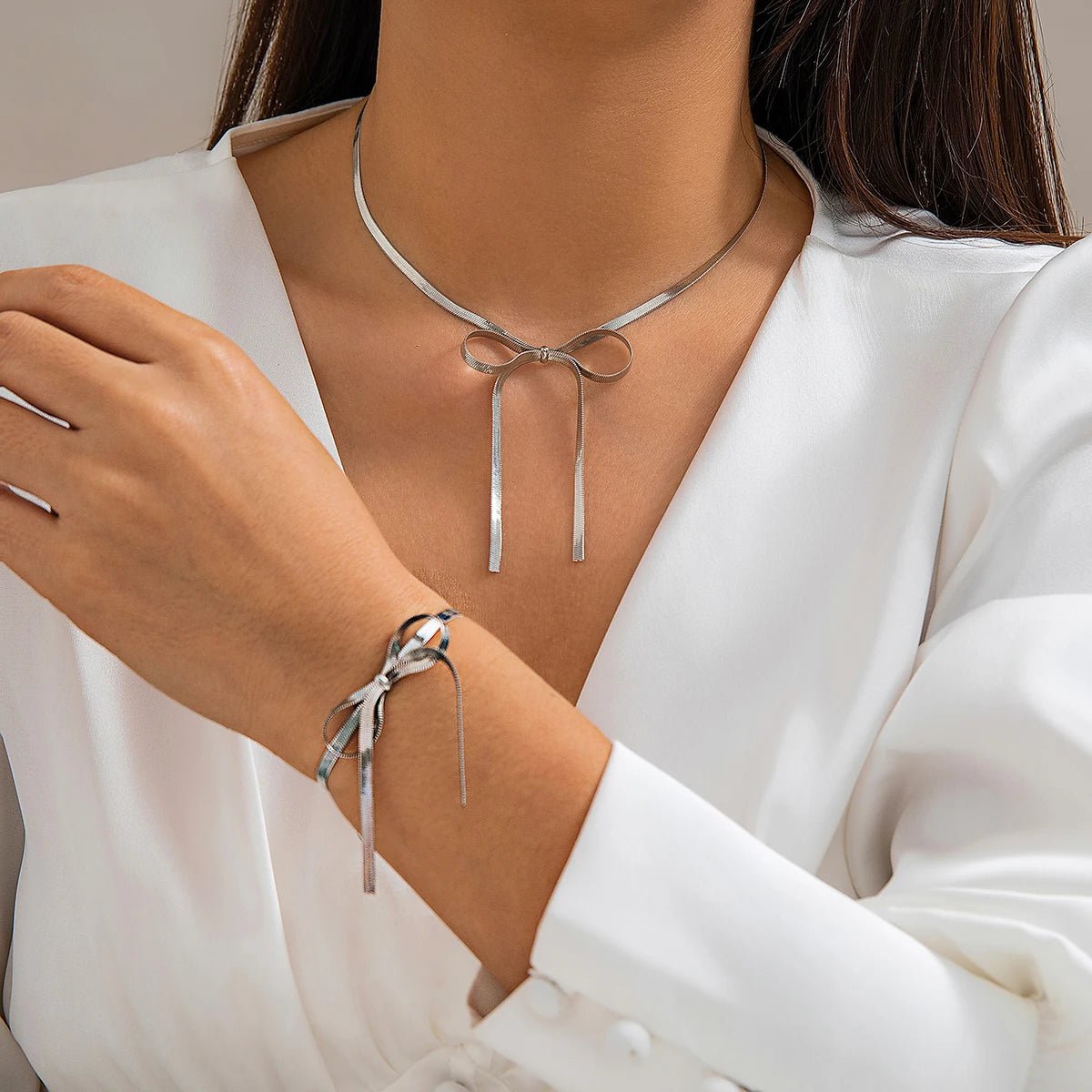 Herringbone Chain Bow Necklace and Bracelet Set - Veinci
