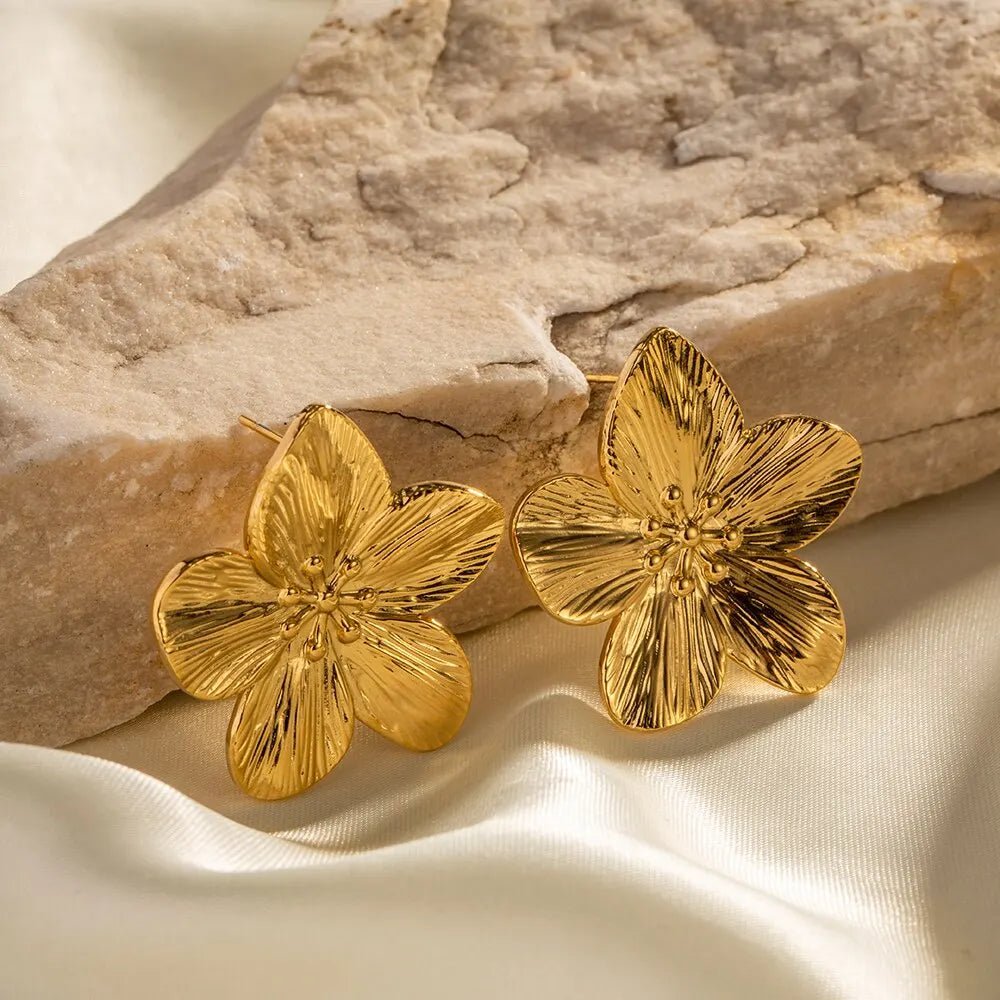 Hibiscus Floral Stud Earrings - Veinci