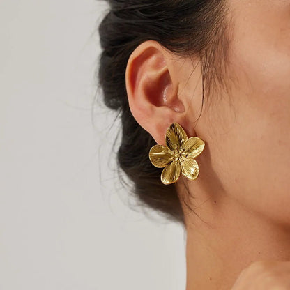 Hibiscus Floral Stud Earrings - Veinci